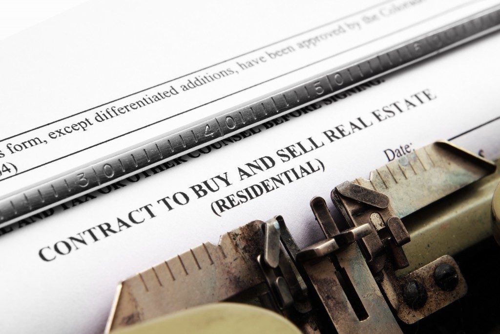 contract to buy and sell real estate