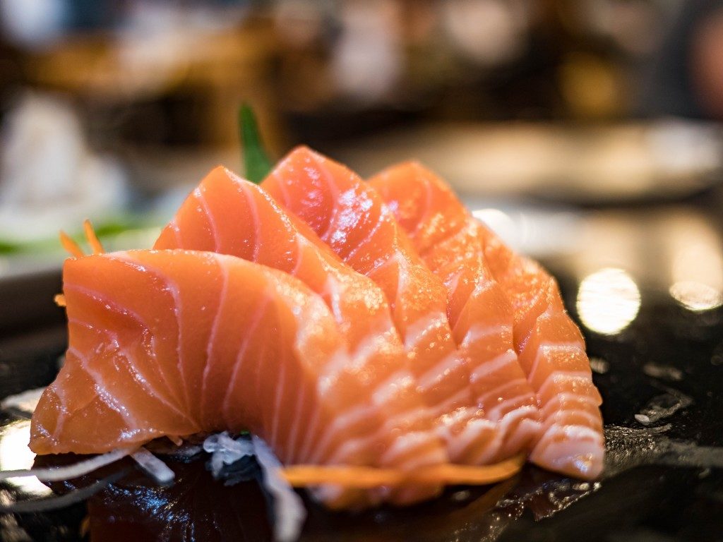 salmin sashimi
